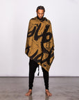 Model modeling gold Ruben LOVE nature wrap