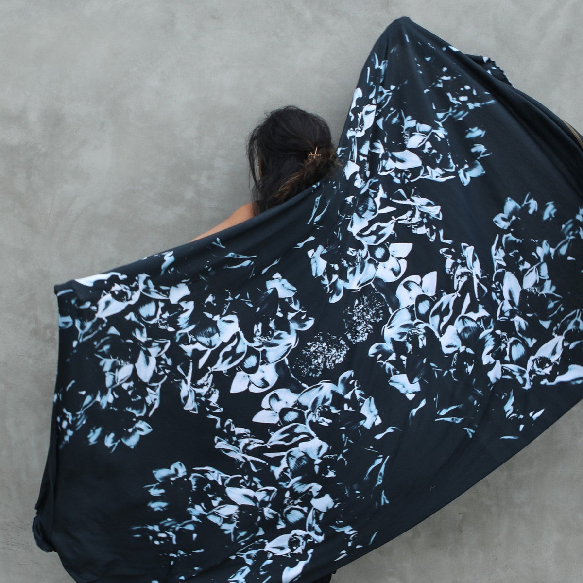 Woman modeling Benzova pattern nature wrap