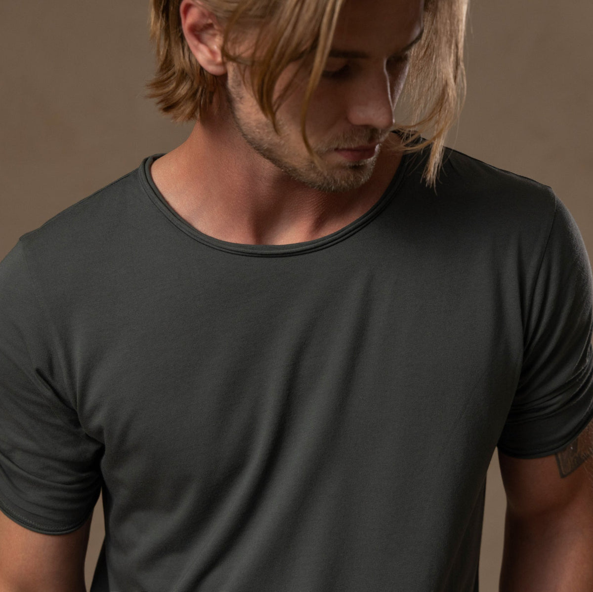 CREW NECK TREE SHIRT / URBAN FOREST
