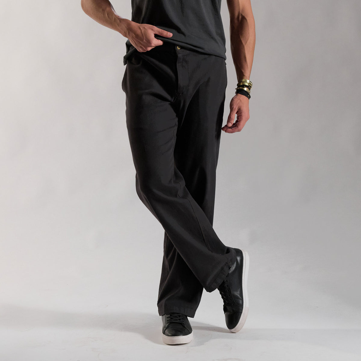 male modeling ease pants in slate
