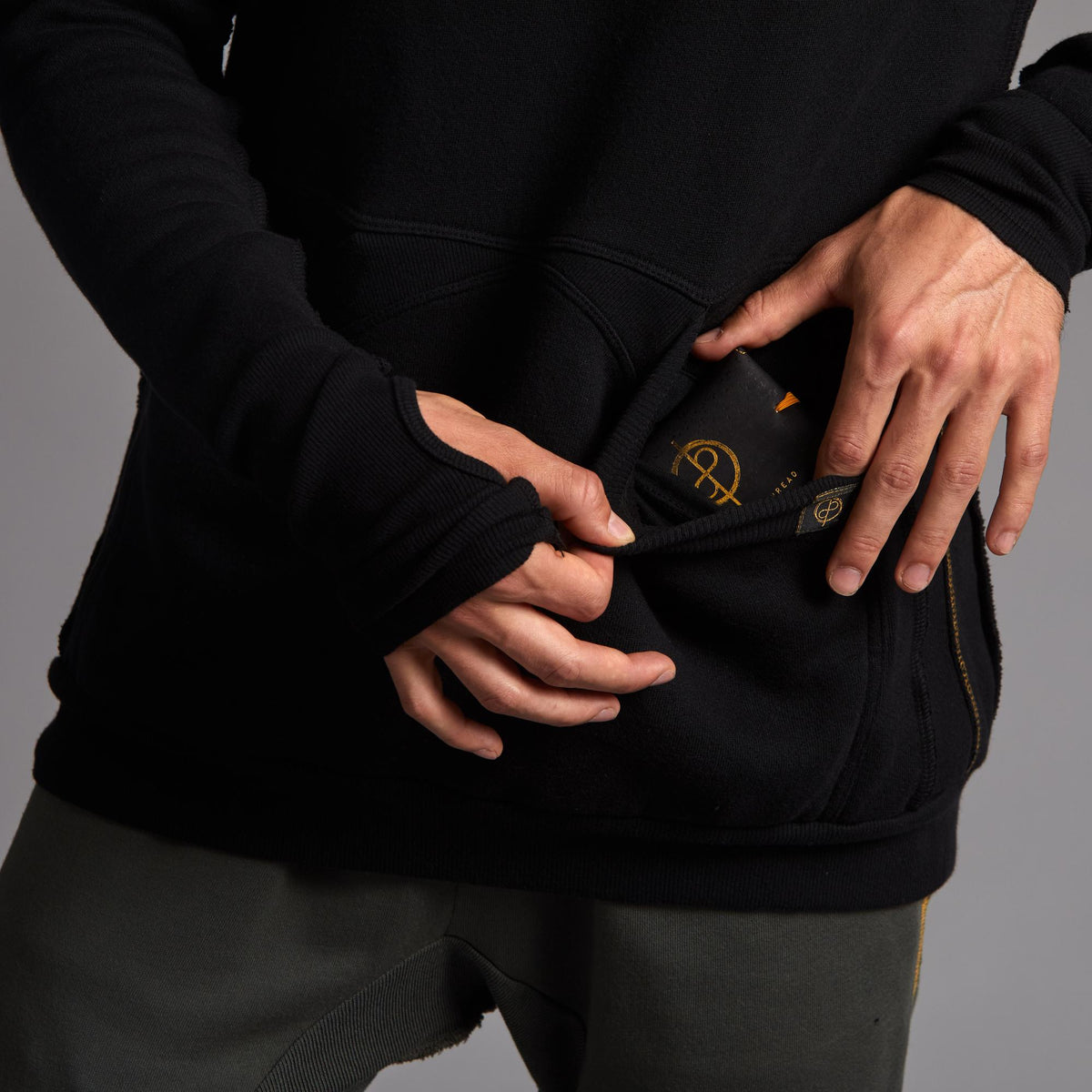 PULLOVER PLUSH HOODIE / SHROOM