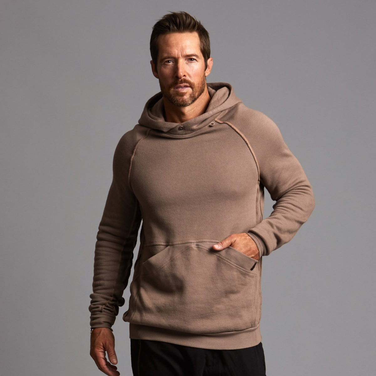 PULLOVER PLUSH HOODIE / SHROOM