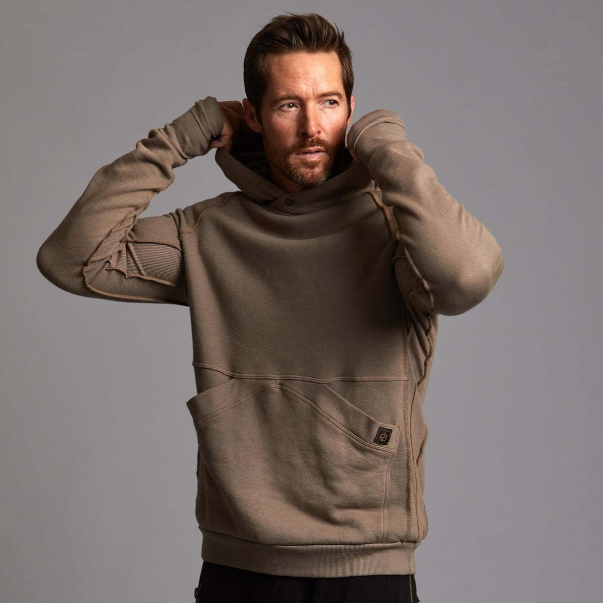 PULLOVER PLUSH HOODIE / SHROOM