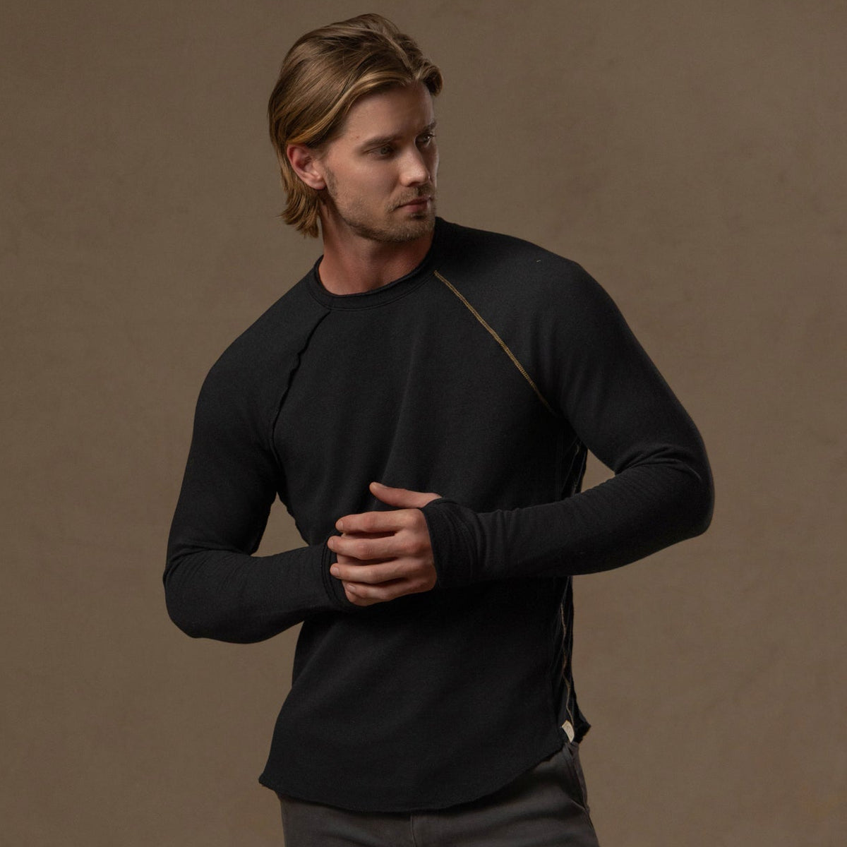LONG SLEEVE RAGLAN / BLACK ONYX