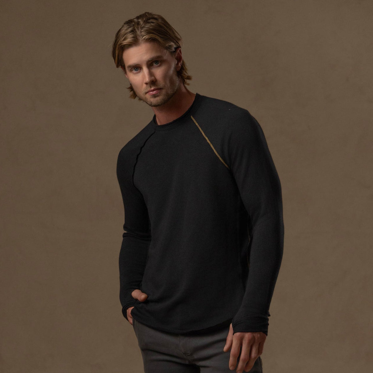 LONG SLEEVE RAGLAN / BLACK ONYX