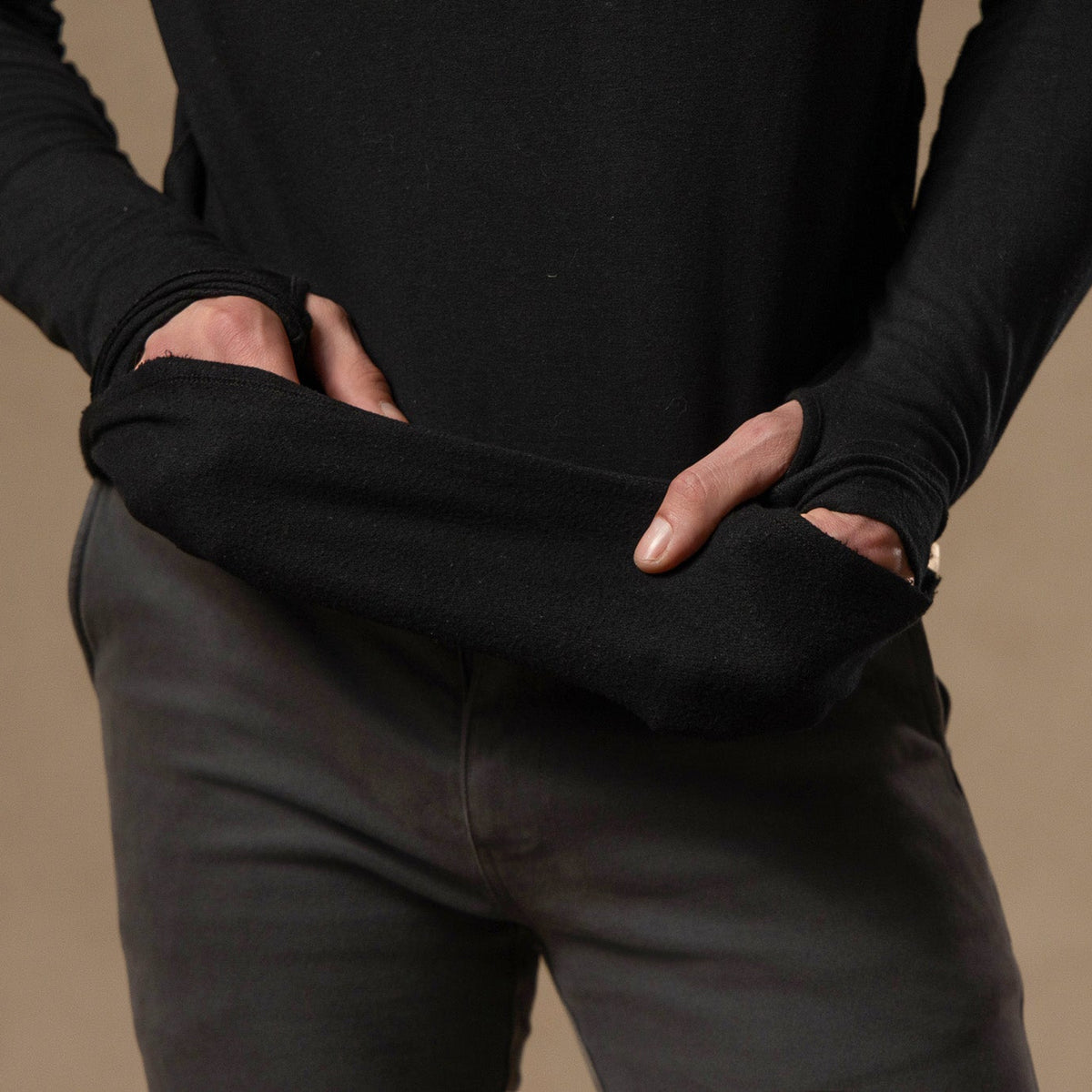 LONG SLEEVE RAGLAN / BLACK ONYX