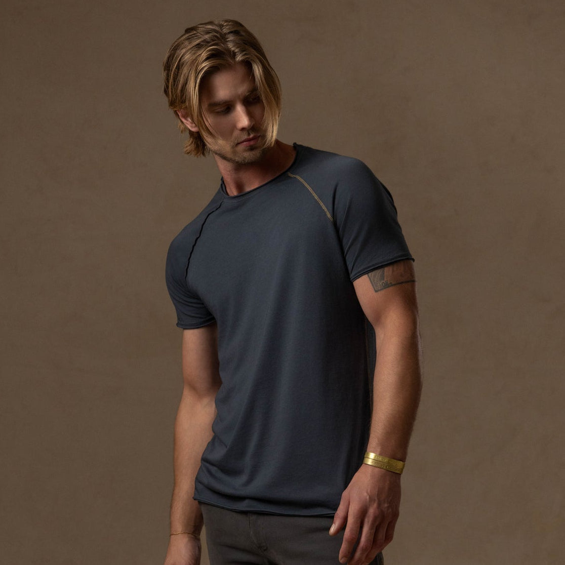 THE ULTIMATE TEE / CHARCOAL BLUE