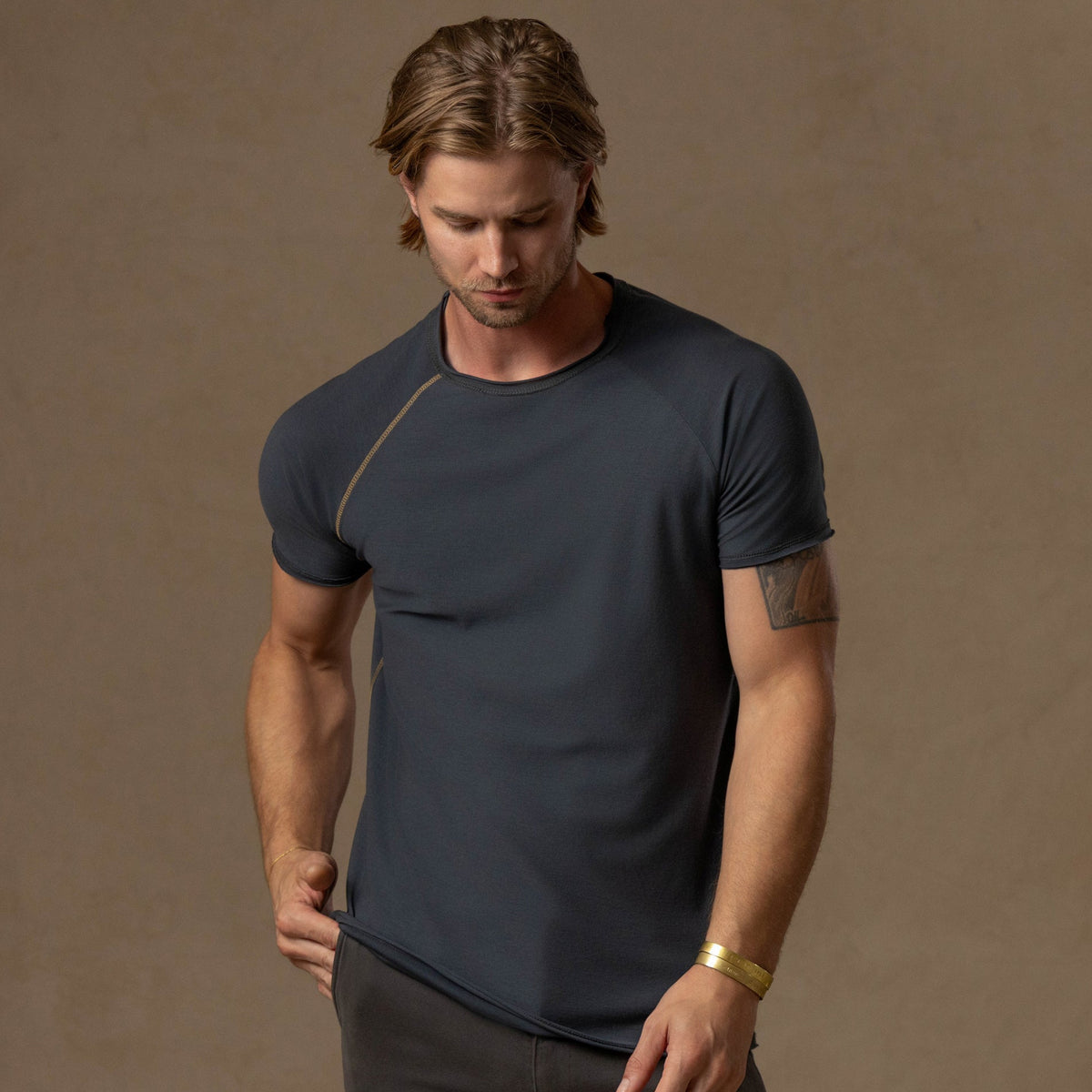 THE ULTIMATE TEE / CHARCOAL BLUE