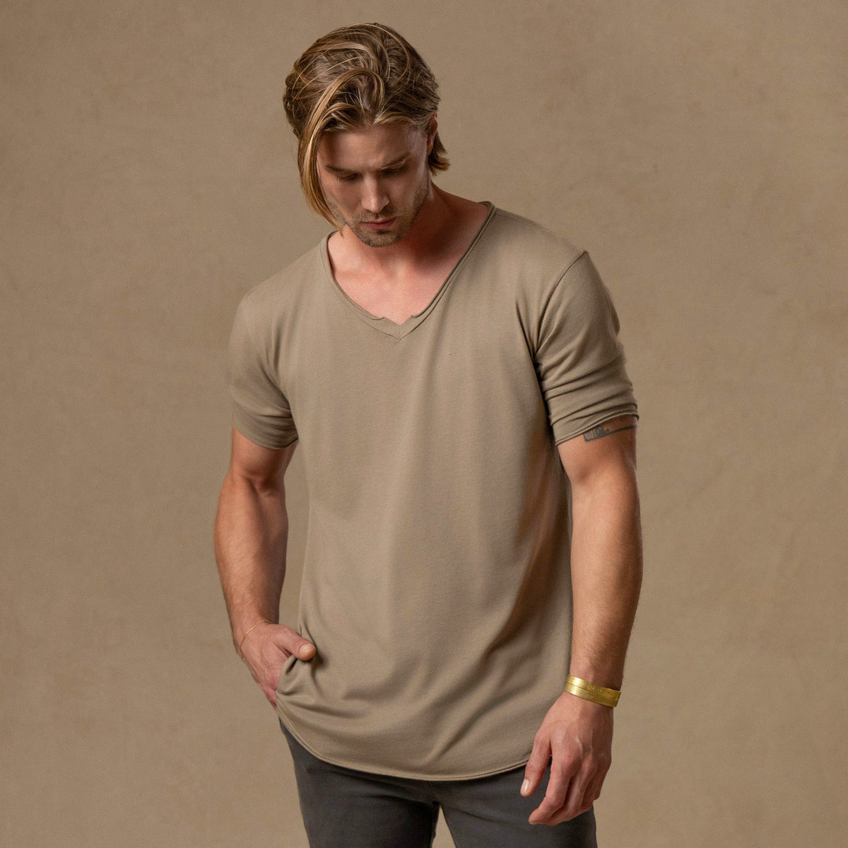 V NECK TREE SHIRT / SHROOM