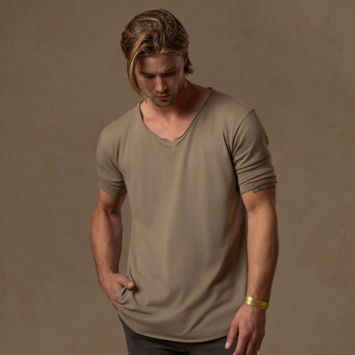 V NECK TREE SHIRT / SHROOM