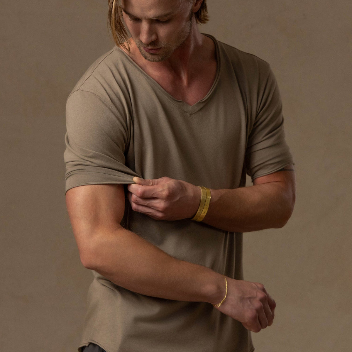 V NECK TREE SHIRT / SHROOM