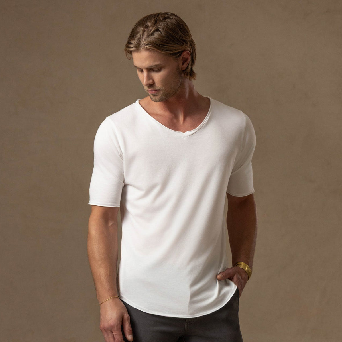 V NECK TREE SHIRT / PURE WHITE