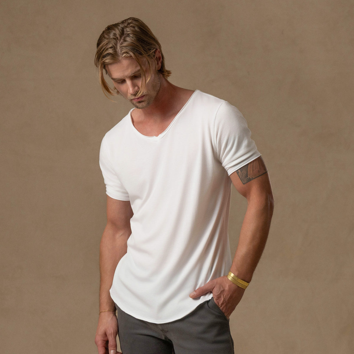 V NECK TREE SHIRT / PURE WHITE