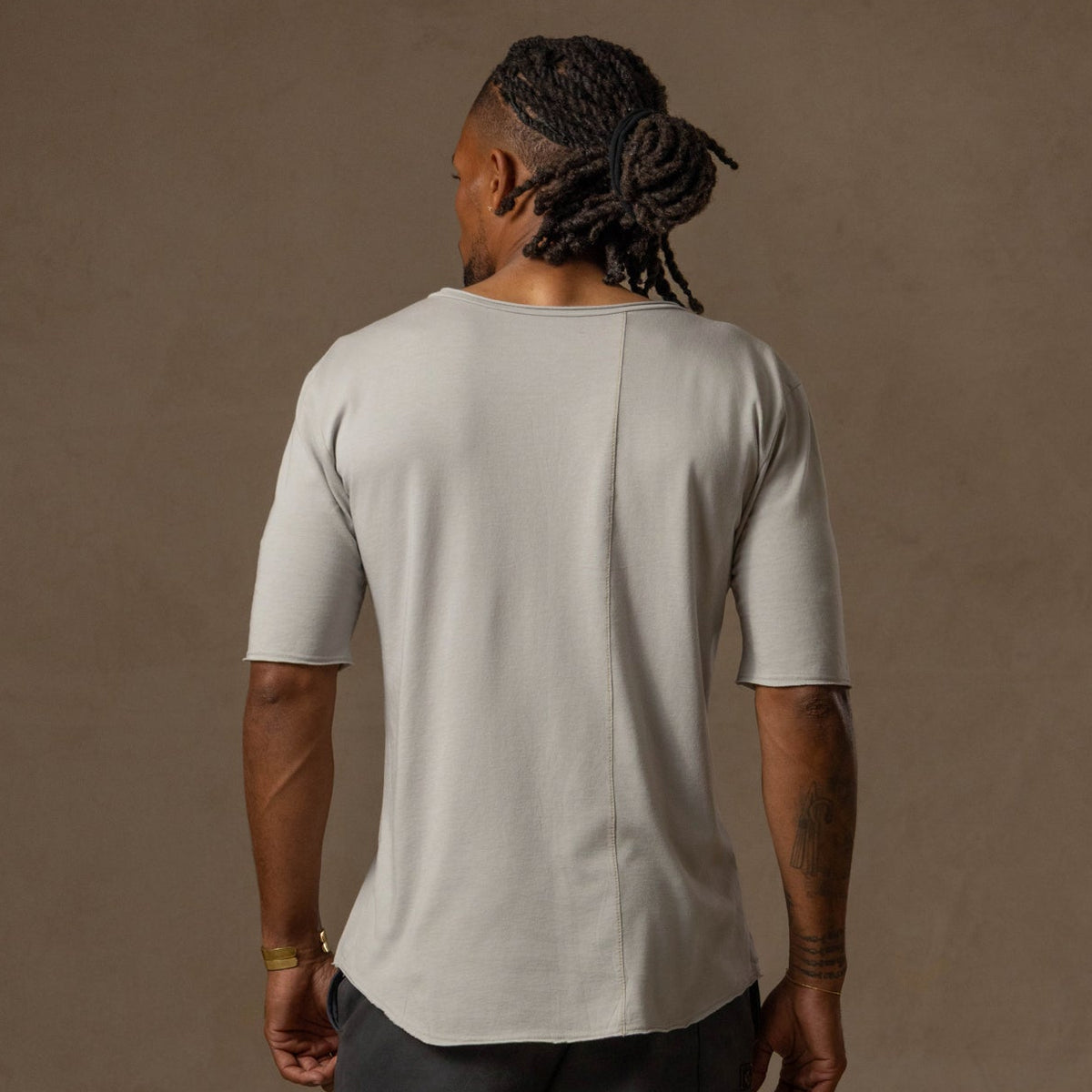 V NECK TREE SHIRT / SILVER LINING