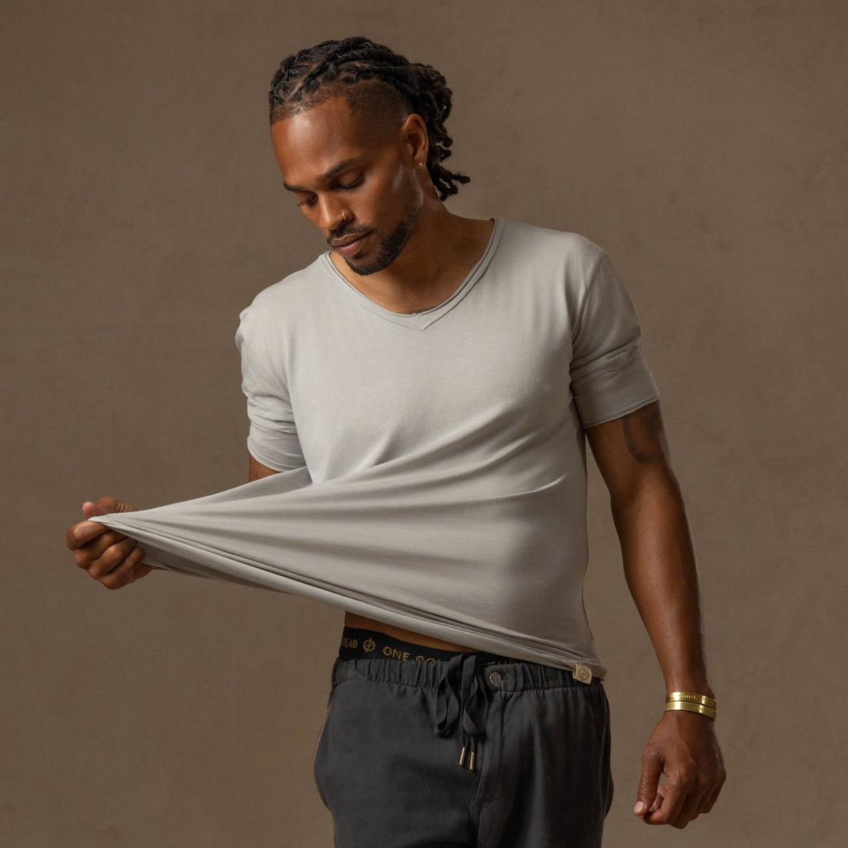 V NECK TREE SHIRT / SILVER LINING