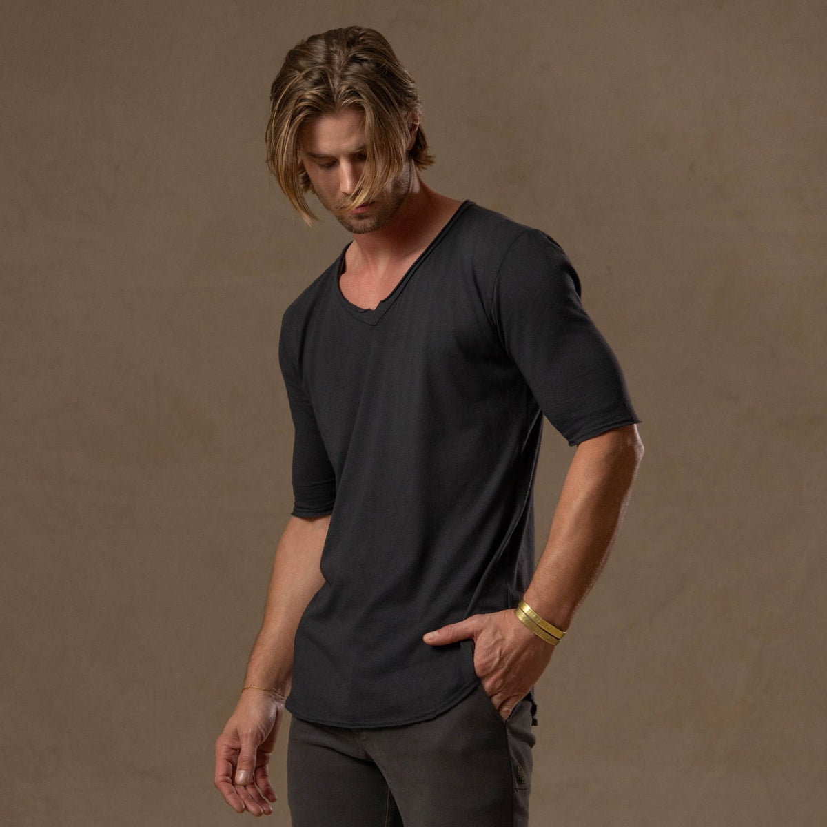 V NECK TREE SHIRT / SLATE