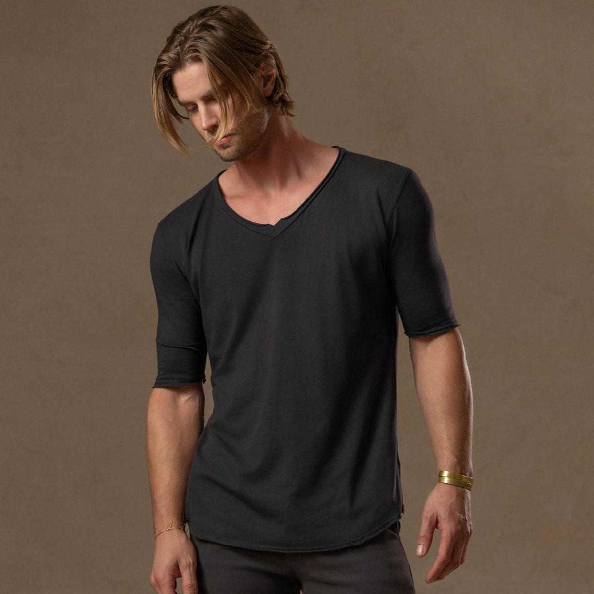 V NECK TREE SHIRT / SLATE