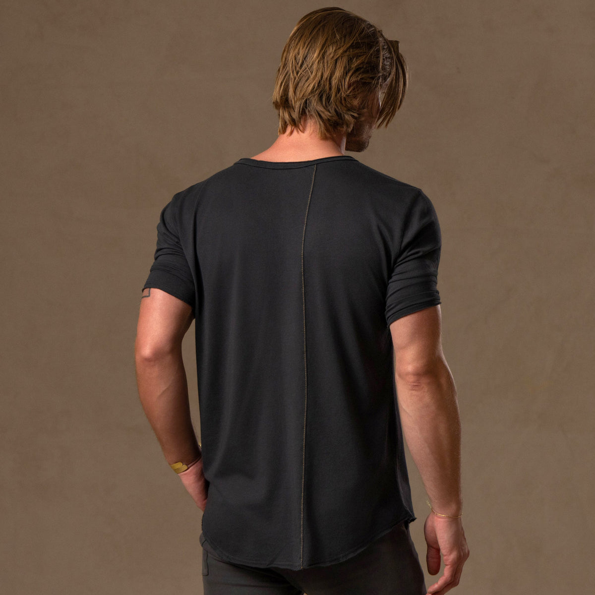 V NECK TREE SHIRT / SLATE