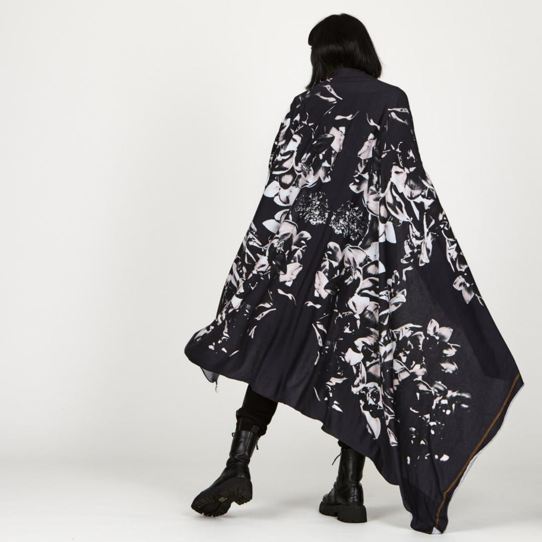 Woman modeling midnight Benzova nature wrap
