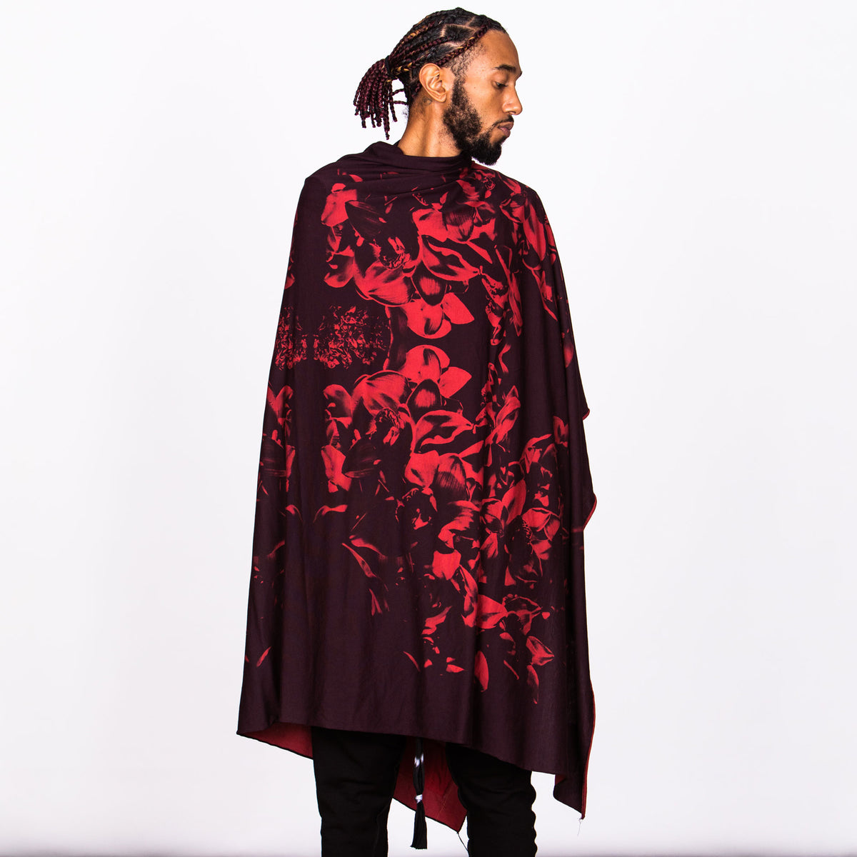Man modeling red Benzova nature wrap