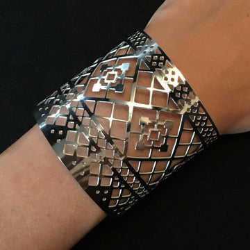 Hybycozo Cuff